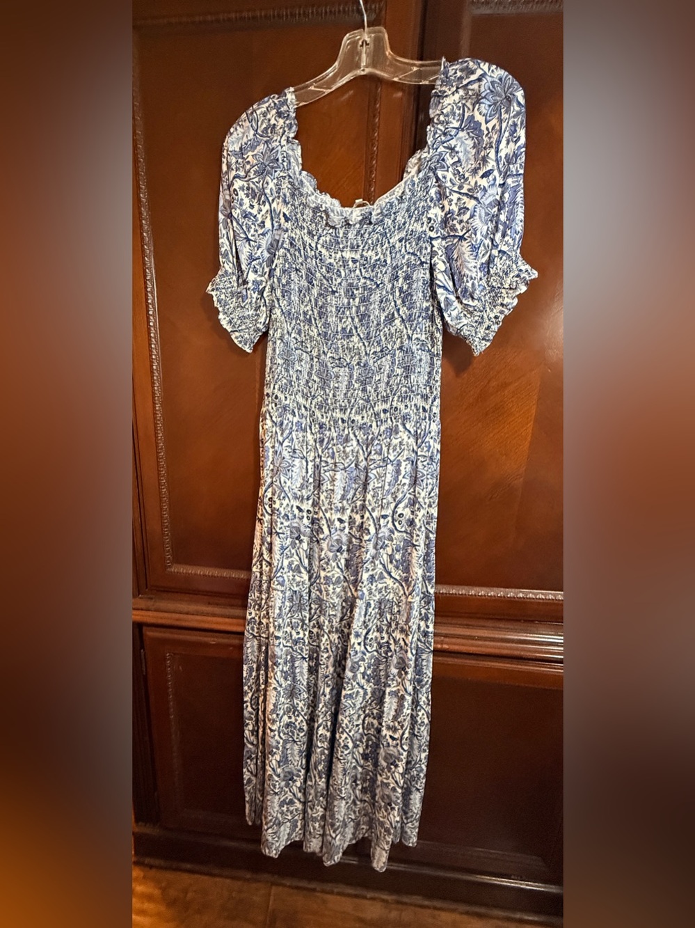 Max Studio Chinoiserie (Asian art)
Floral short sleeve Smocked Maxi Dress
Large - Picture 4 of 11